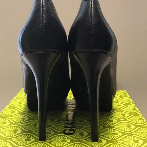 Gianni Bini Platform Shoes - Picture 3 of 5